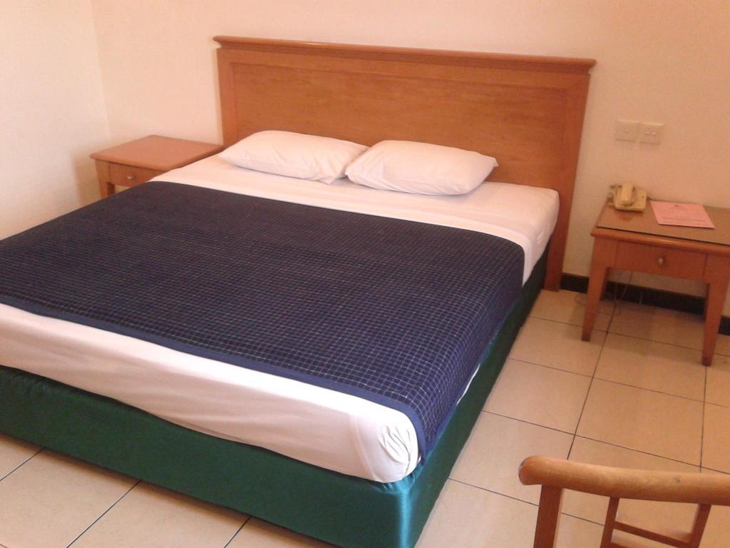 Hotel Fortuna Surabaya Ruang foto