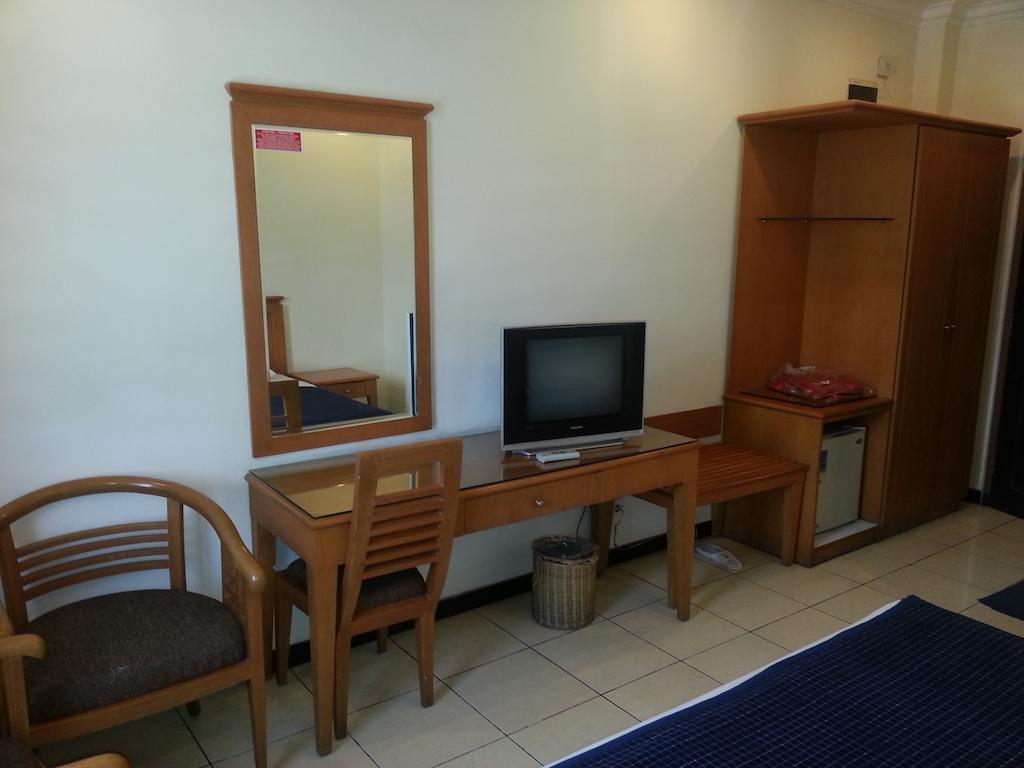 Hotel Fortuna Surabaya Ruang foto