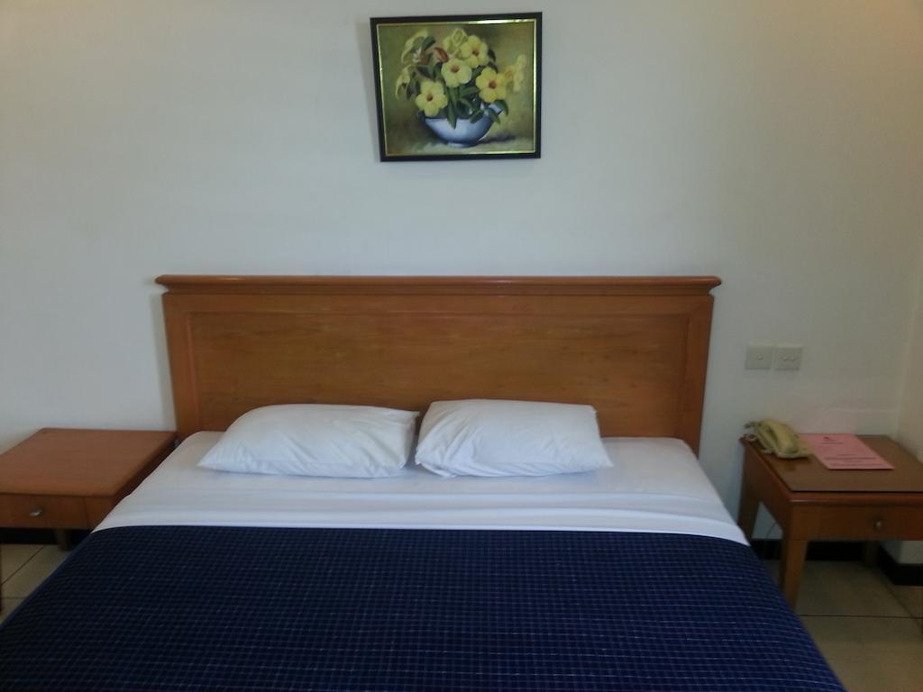 Hotel Fortuna Surabaya Ruang foto